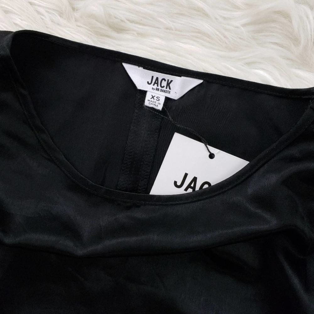 Jack by BB Dakota Retro Inspired Chic Bell Sleeve Black Satin Crop Top Size XS - Picture 5 of 7